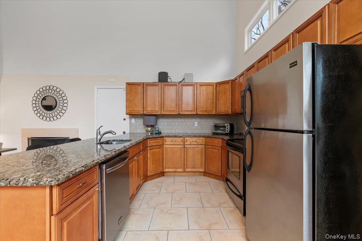 #14 photo, 98 Squiretown Road, Hampton Bays , NY 11946