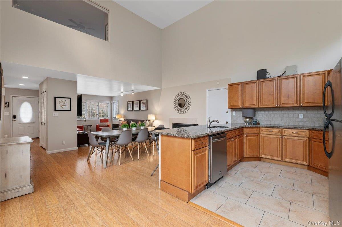 #15 photo, 98 Squiretown Road, Hampton Bays , NY 11946