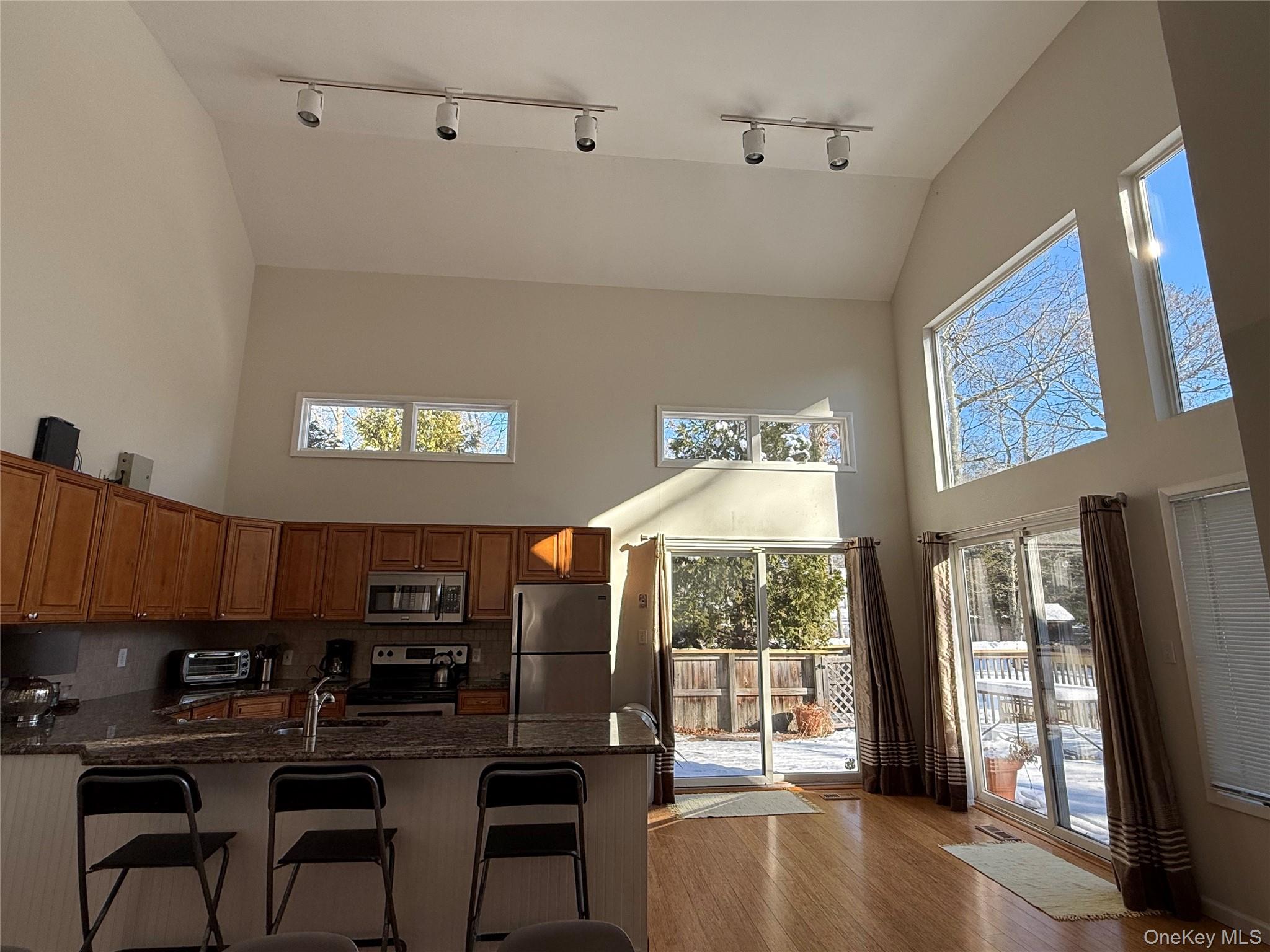 #2 photo, 98 Squiretown Road, Hampton Bays , NY 11946