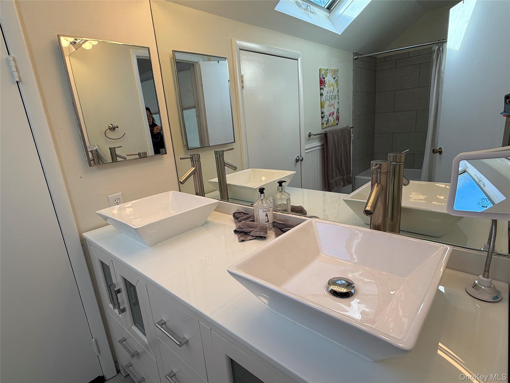 #3 photo, 98 Squiretown Road, Hampton Bays , NY 11946