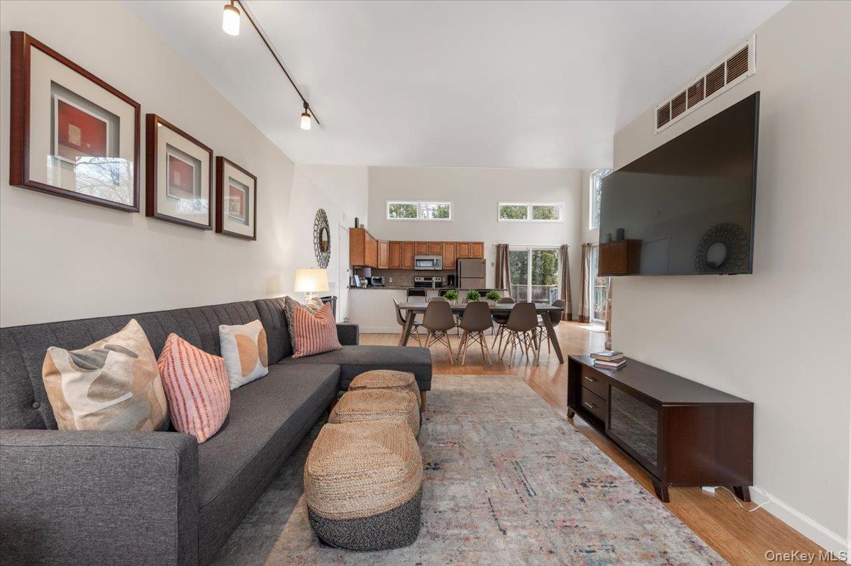 #9 photo, 98 Squiretown Road, Hampton Bays , NY 11946