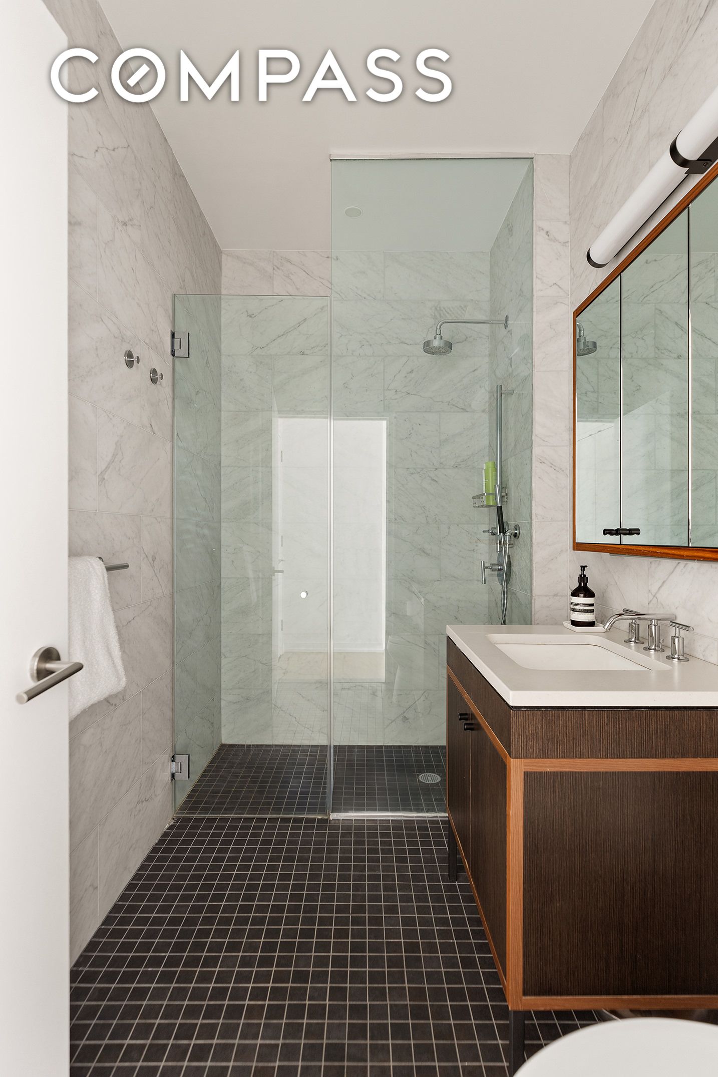 #17 photo, 184 Kent Avenue, Williamsburg , NY 11249