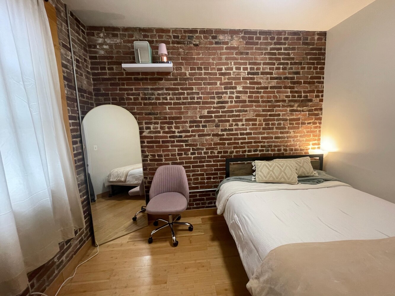 #4 photo, Brooklyn, Williamsburg , NY 11206