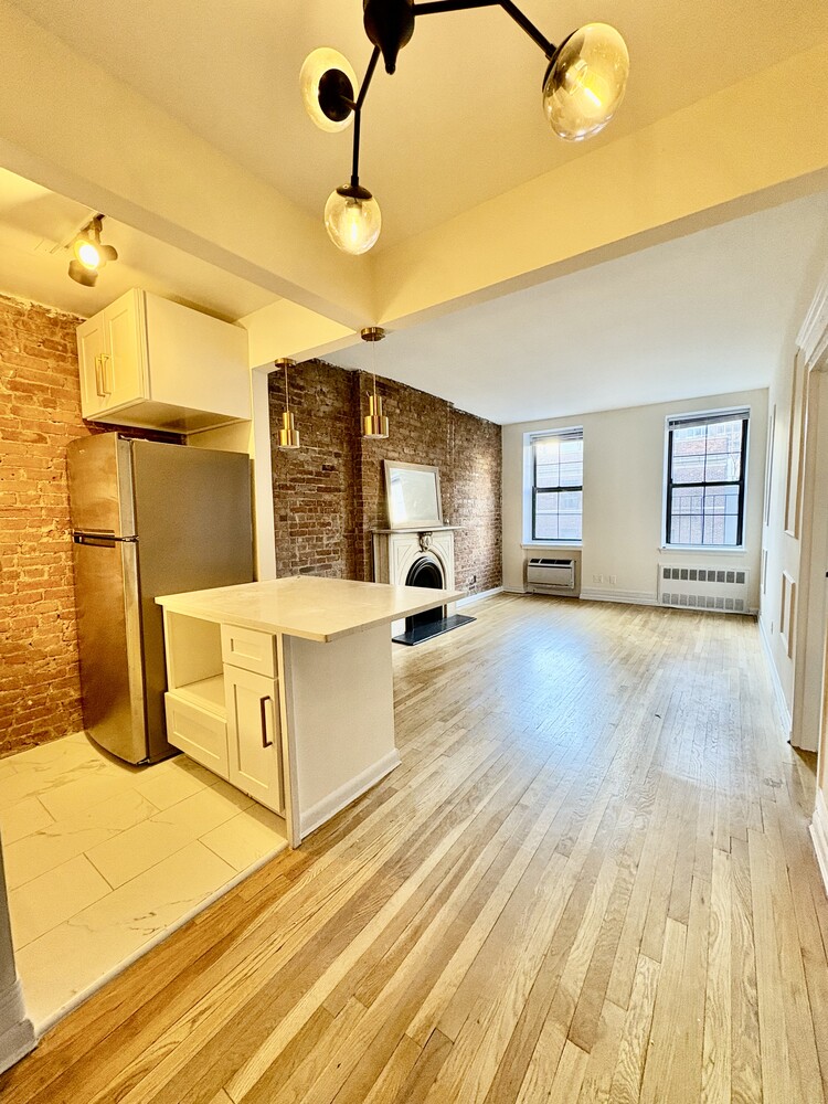 #3 photo, 357 E 50TH Street, Turtle Bay , NY 10022