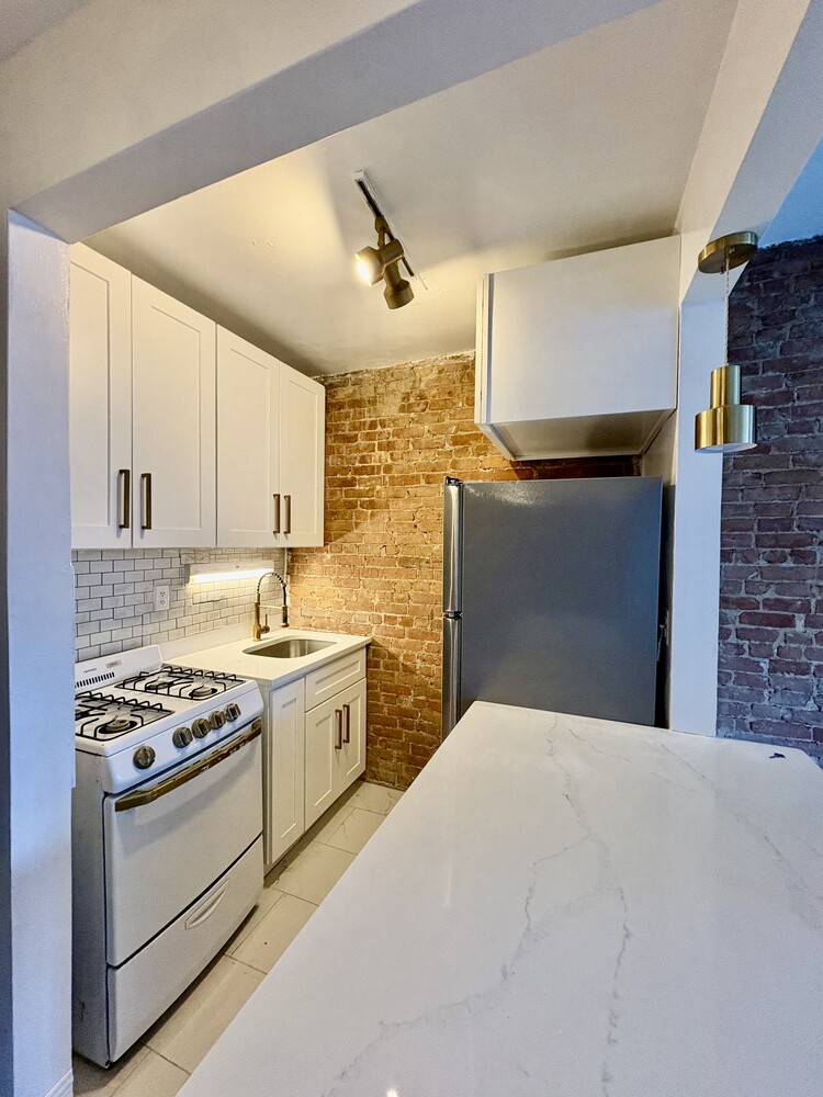 #4 photo, 357 E 50TH Street, Turtle Bay , NY 10022