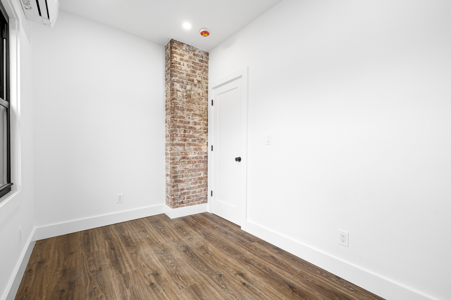 #8 photo, 50-20 39TH Street, Sunnyside , NY 11104