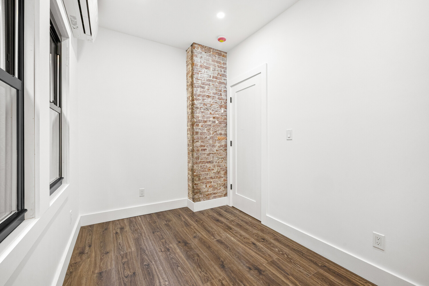 #8 photo, 50-20 39TH Street, Sunnyside , NY 11104