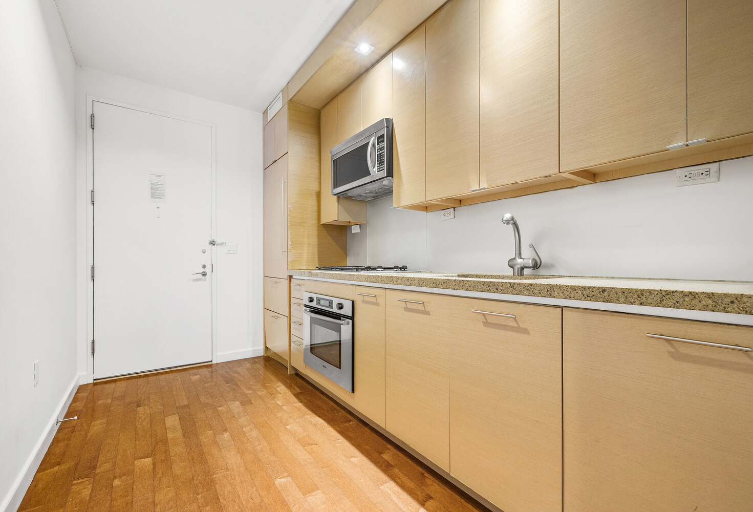 #8 photo, 1600 BROADWAY, Midtown , NY 10019