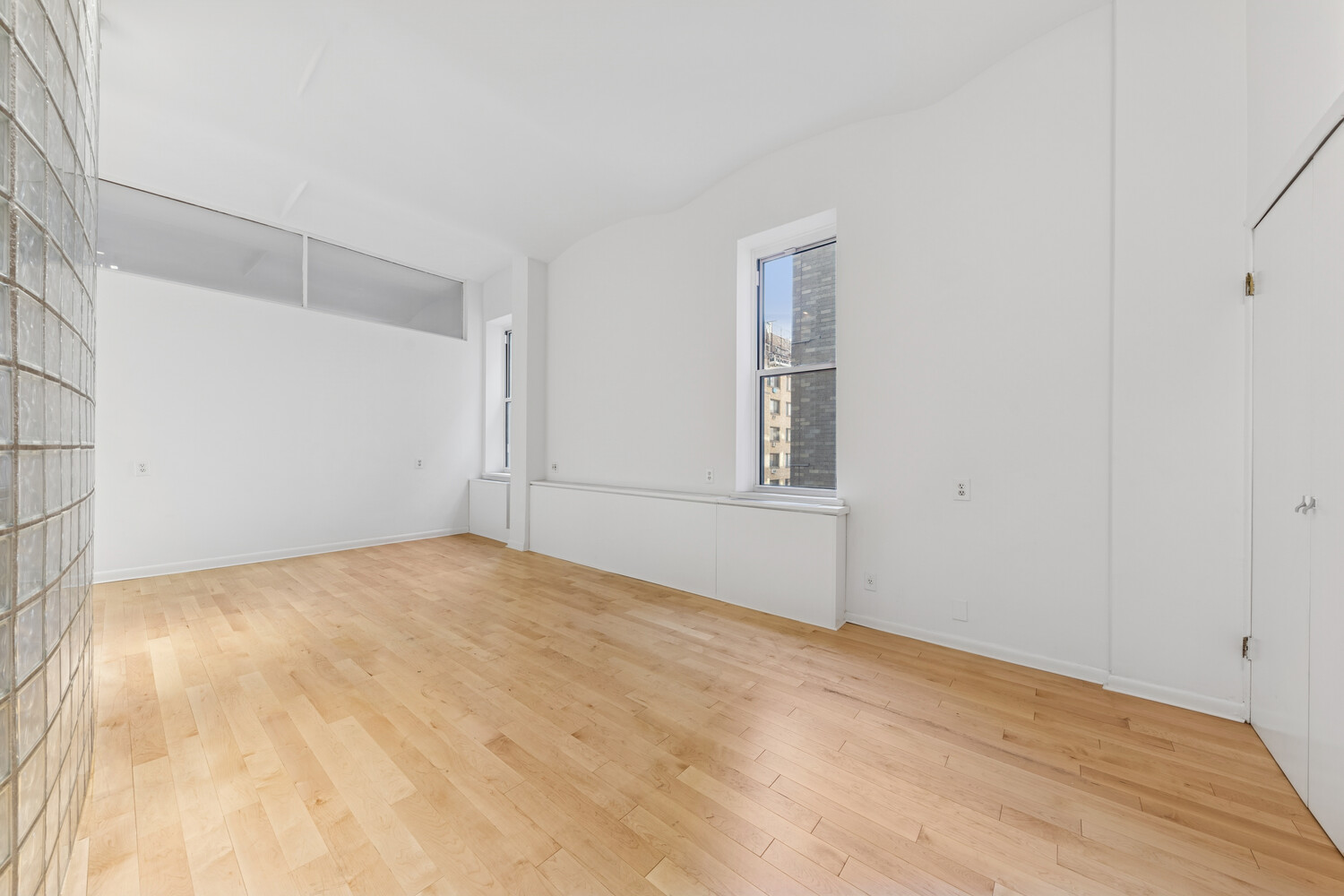 #7 photo, 4 W 16TH Street, Flatiron , NY 10011