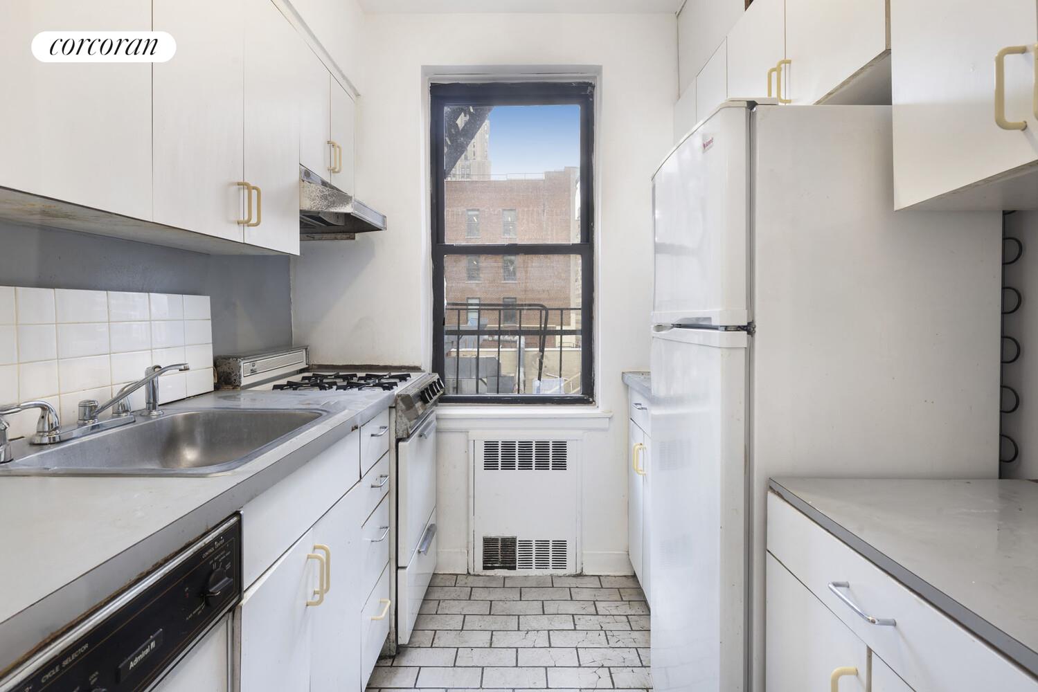 #5 photo, 50 E 8TH Street, مانهاتن Greenwich Village , NY 10003