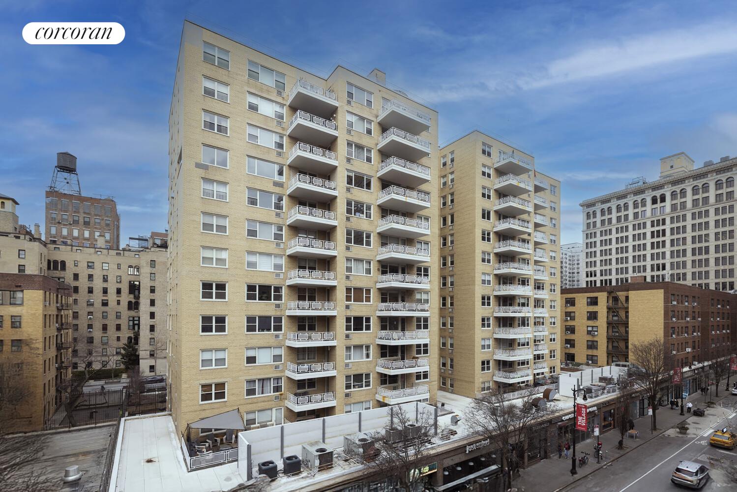 #7 photo, 50 E 8TH Street, مانهاتن Greenwich Village , NY 10003