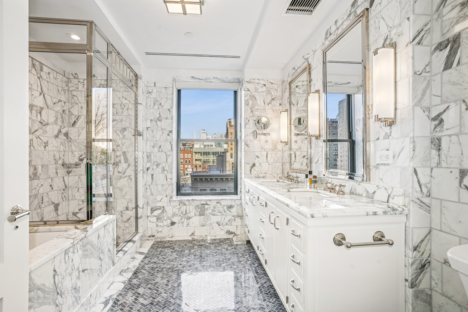 #9 photo, 150 W 12TH Street, Greenwich Village , NY 10011