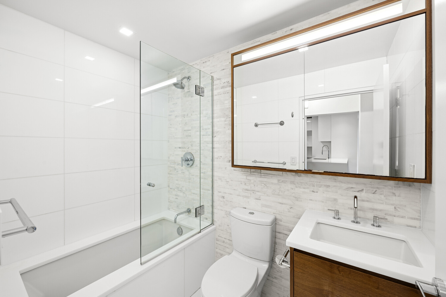 #6 photo, 301 W 53RD Street, Hell's Kitchen , NY 10019