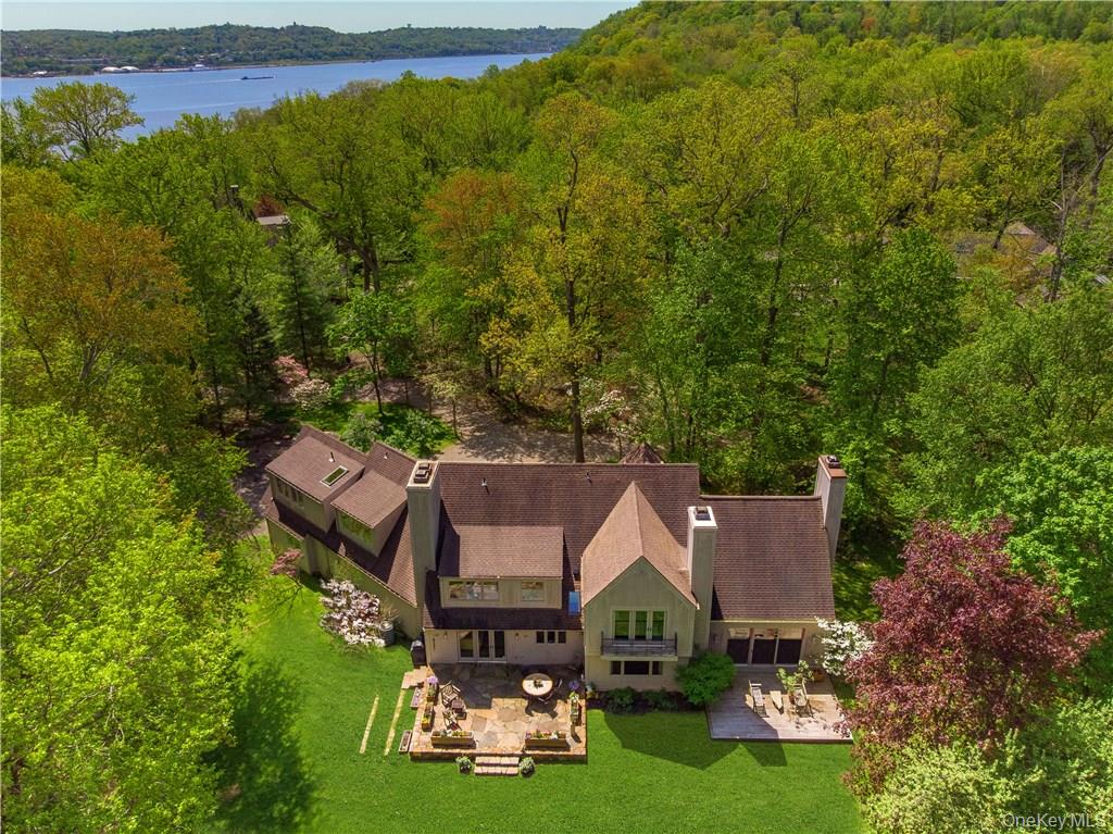 #1 photo, 50 Woods Road, Palisades , NY 10964