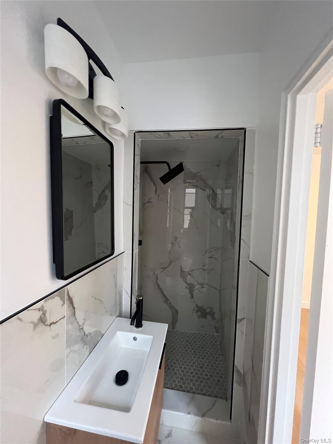 #17 photo, 445 W 240th Street, 布朗士 Bronx , NY 10463