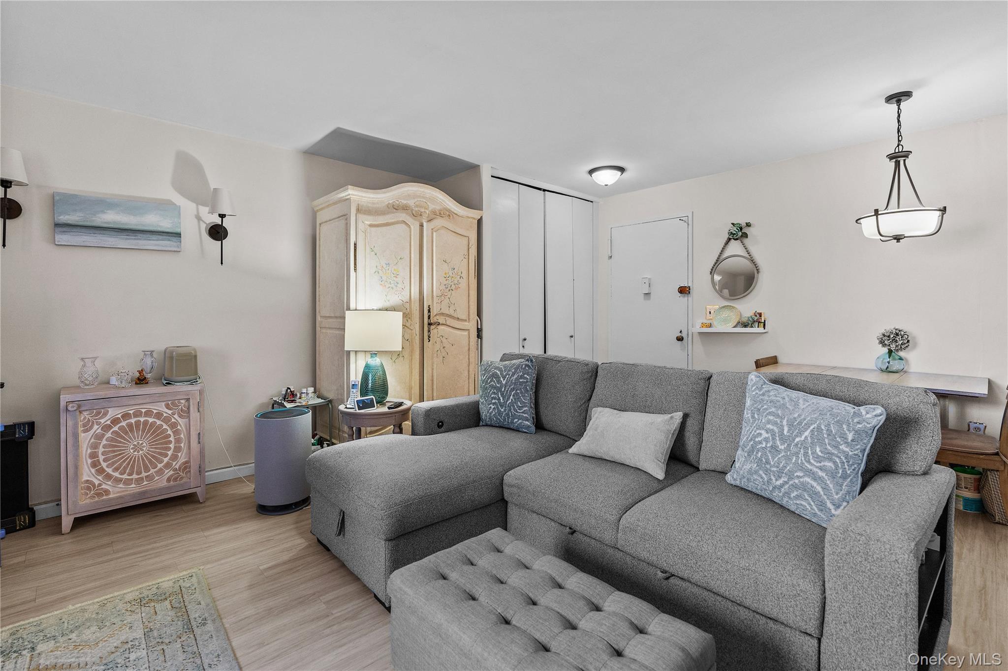 #5 photo, 100 E Hartsdale Avenue, Hartsdale , NY 10530