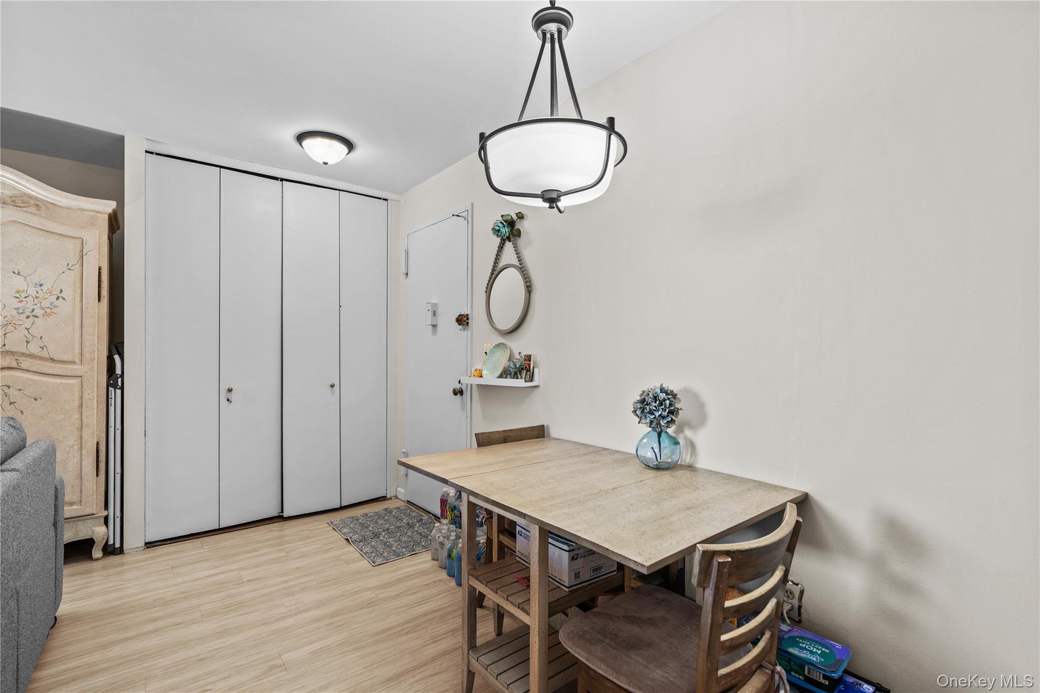 #8 photo, 100 E Hartsdale Avenue, Hartsdale , NY 10530