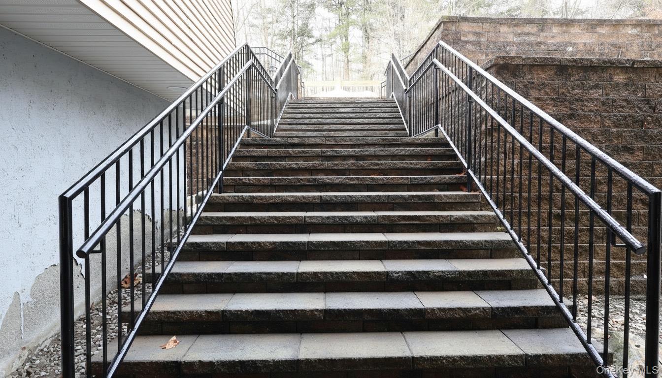 #18 photo, 422 Fox Run Lane, Carmel , NY 10512