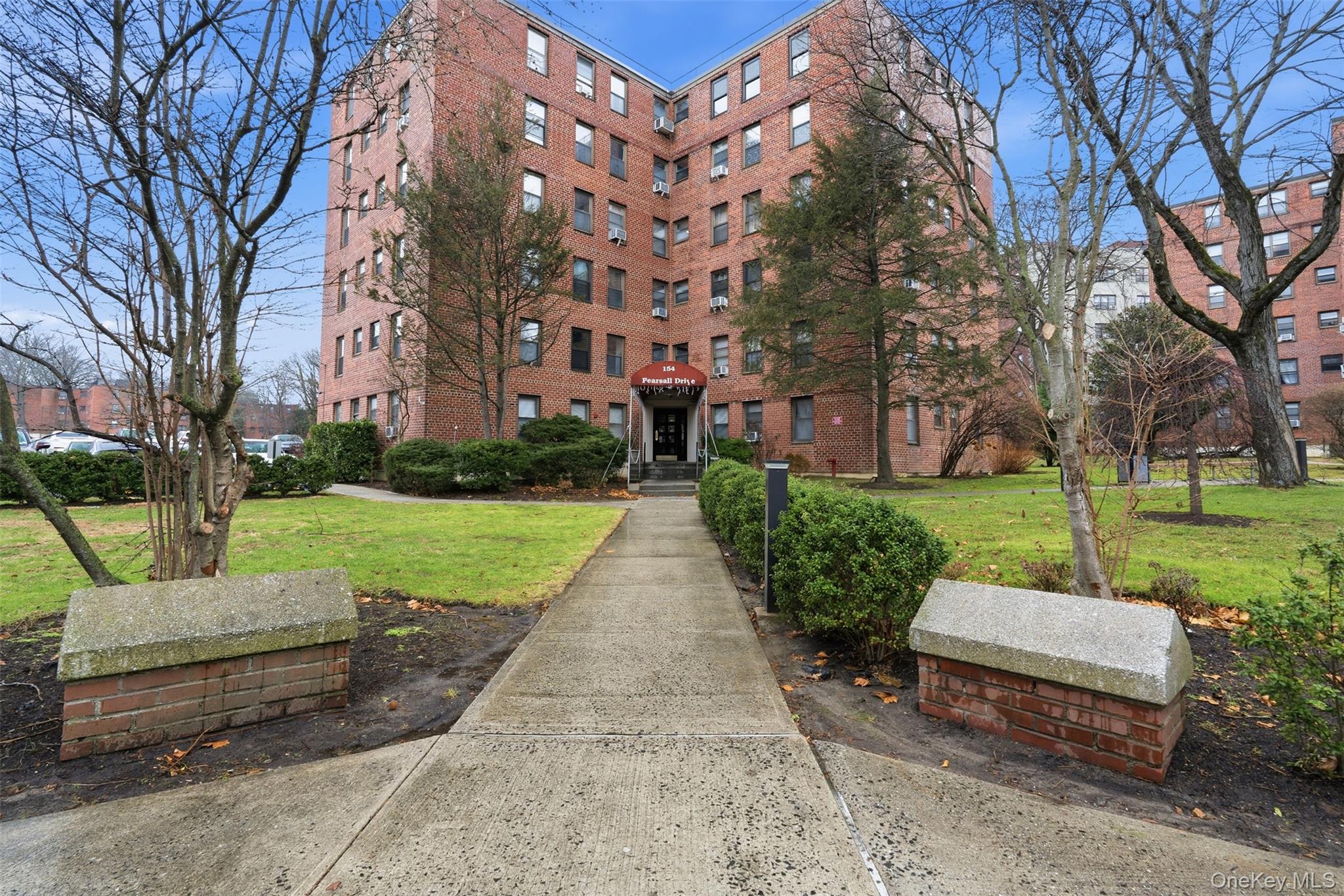 #1 photo, 154 Pearsall Dr, Mount Vernon , NY 10552