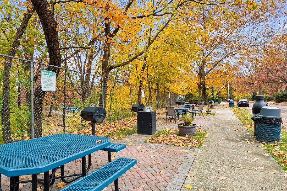 #16 photo, 154 Pearsall Dr, Mount Vernon , NY 10552