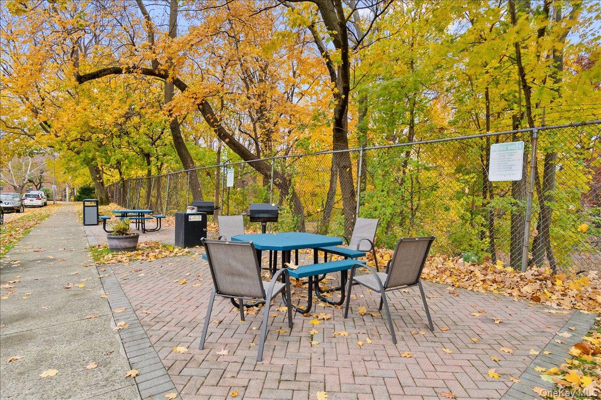 #17 photo, 154 Pearsall Dr, Mount Vernon , NY 10552