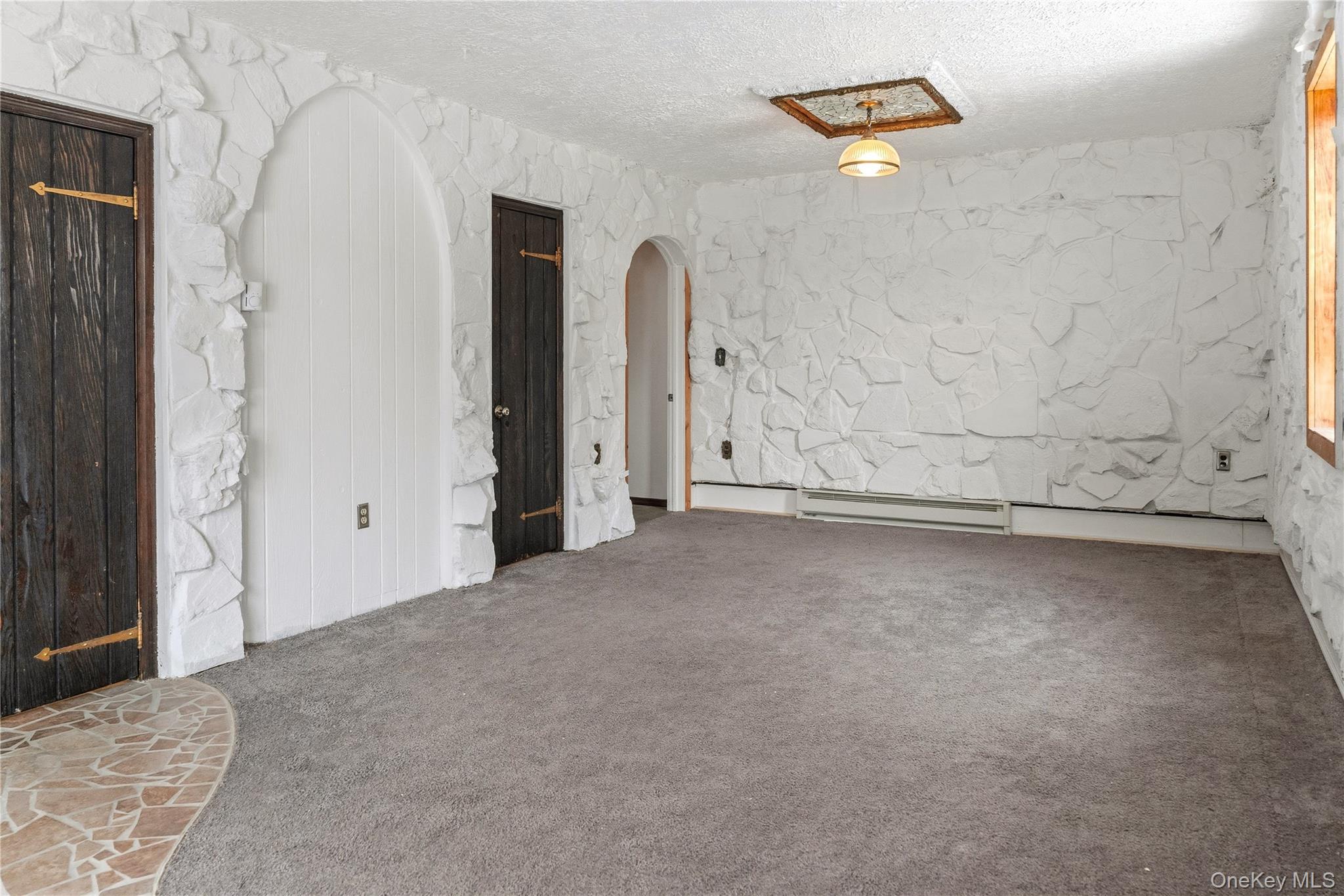 #16 photo, 378 Broadway 9W, Esopus , NY 12487