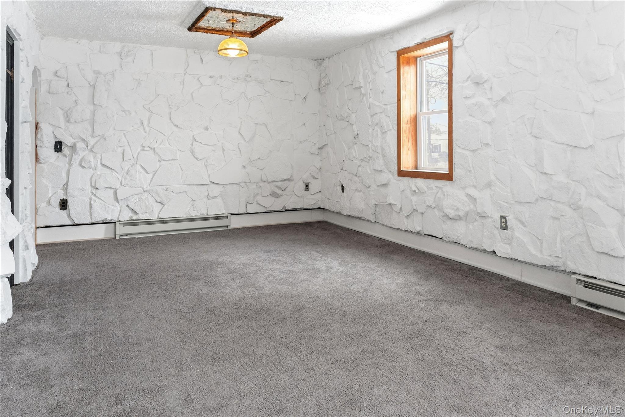 #17 photo, 378 Broadway 9W, Esopus , NY 12487