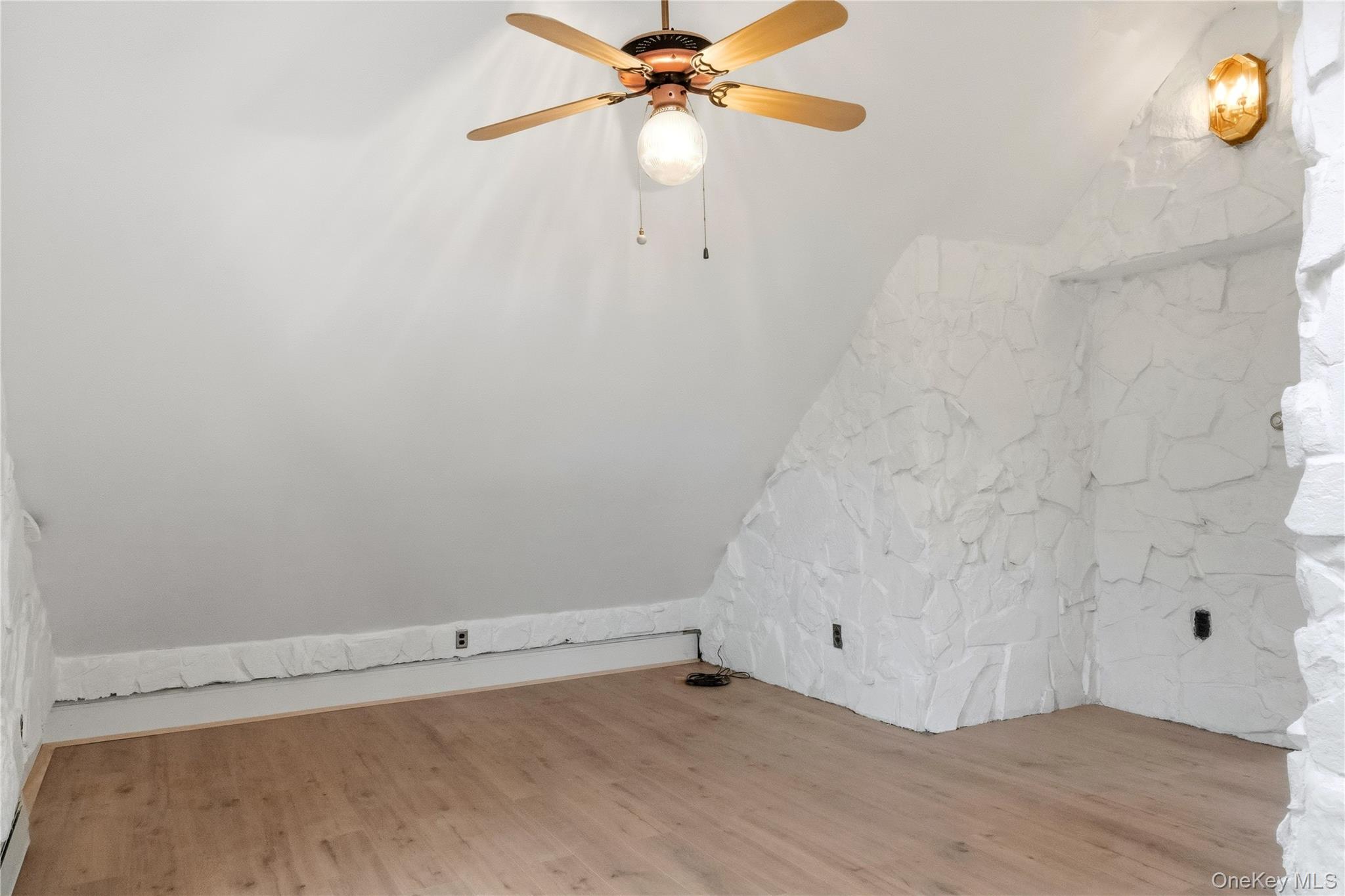 #12 photo, 378 Broadway 9W, Esopus , NY 12487