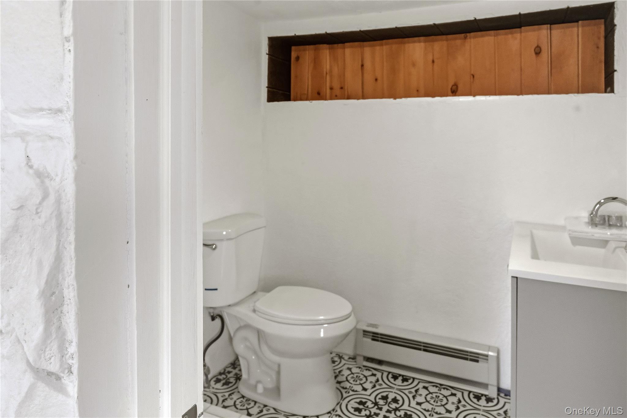 #13 photo, 378 Broadway 9W, Esopus , NY 12487