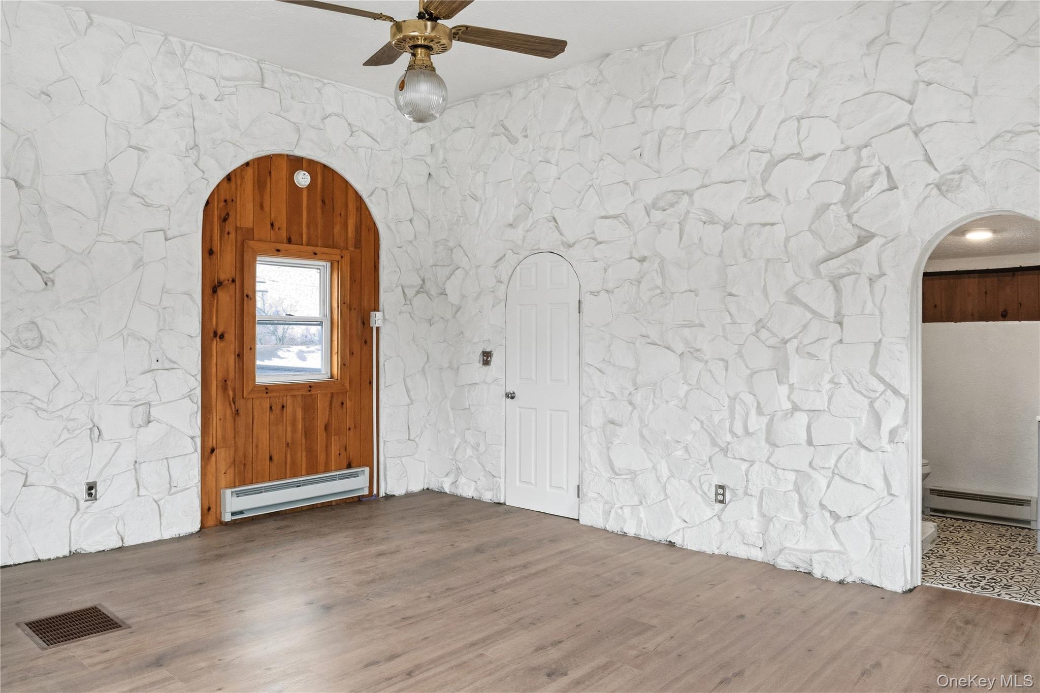 #17 photo, 378 Broadway 9W, Esopus , NY 12487