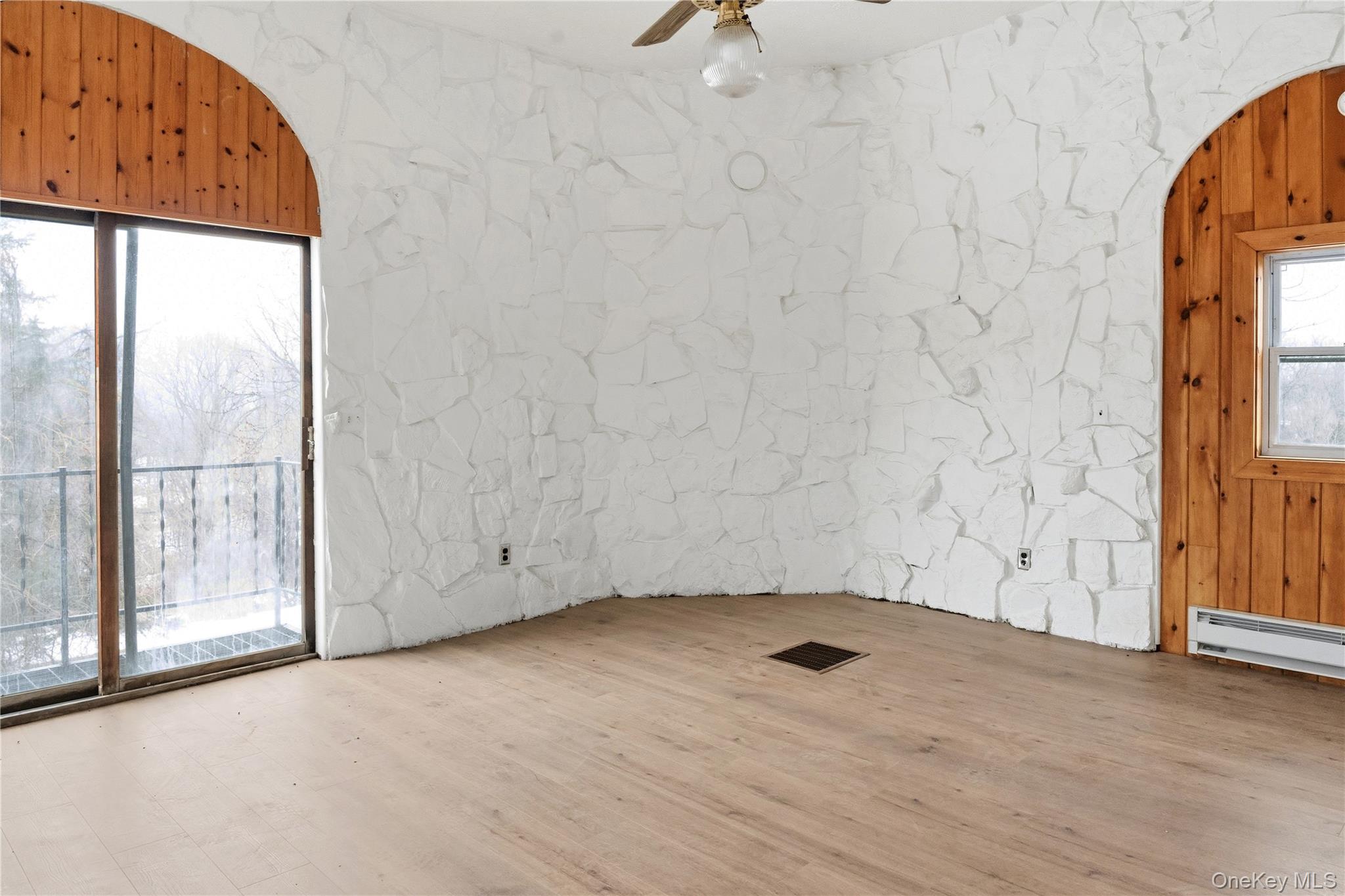 #18 photo, 378 Broadway 9W, Esopus , NY 12487