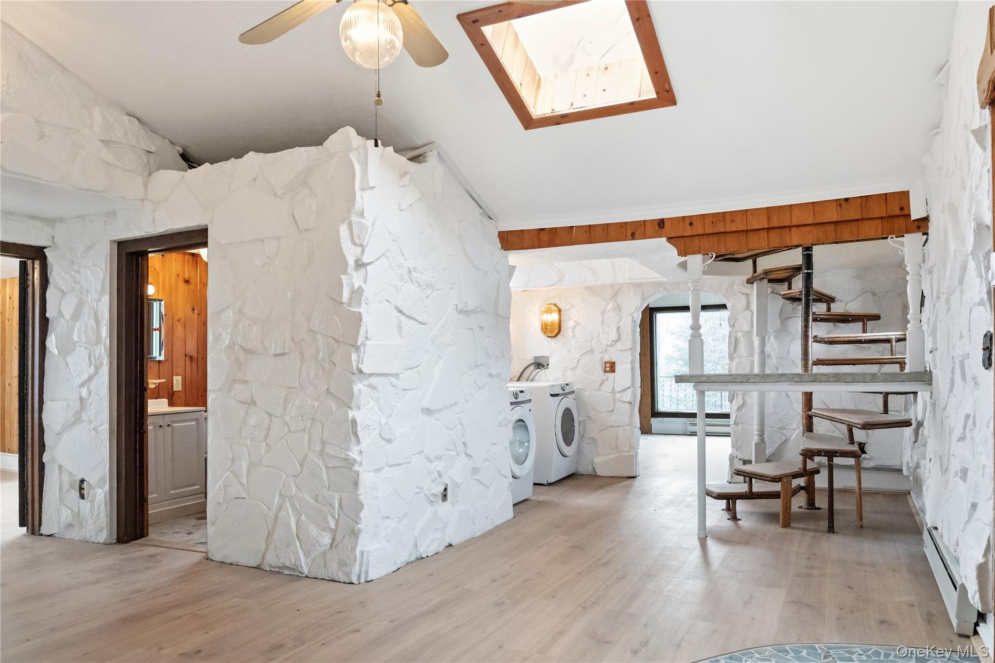 #3 photo, 378 Broadway 9W, Esopus , NY 12487