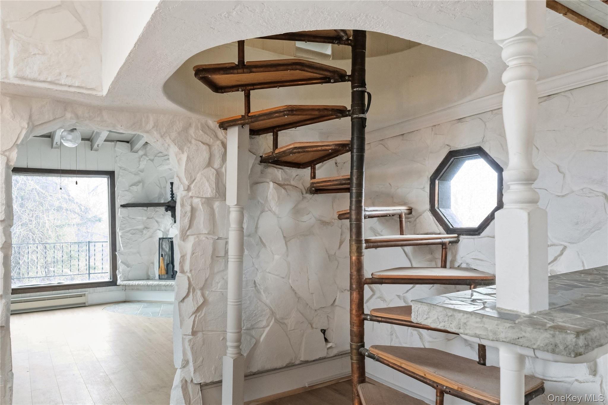 #9 photo, 378 Broadway 9W, Esopus , NY 12487