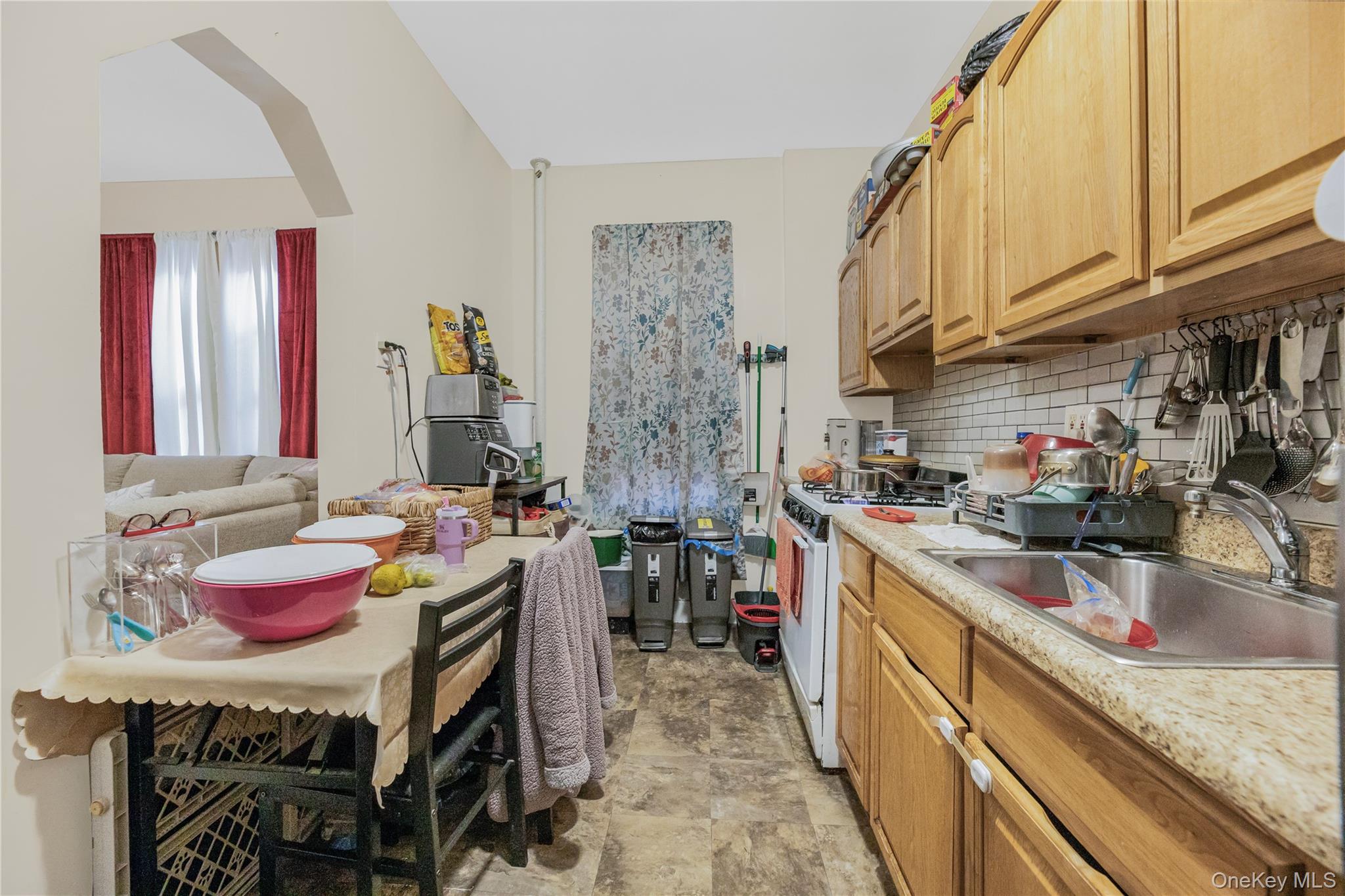 #11 photo, 2445 Southern Boulevard, ब्रोंक्स Bronx , NY 10458