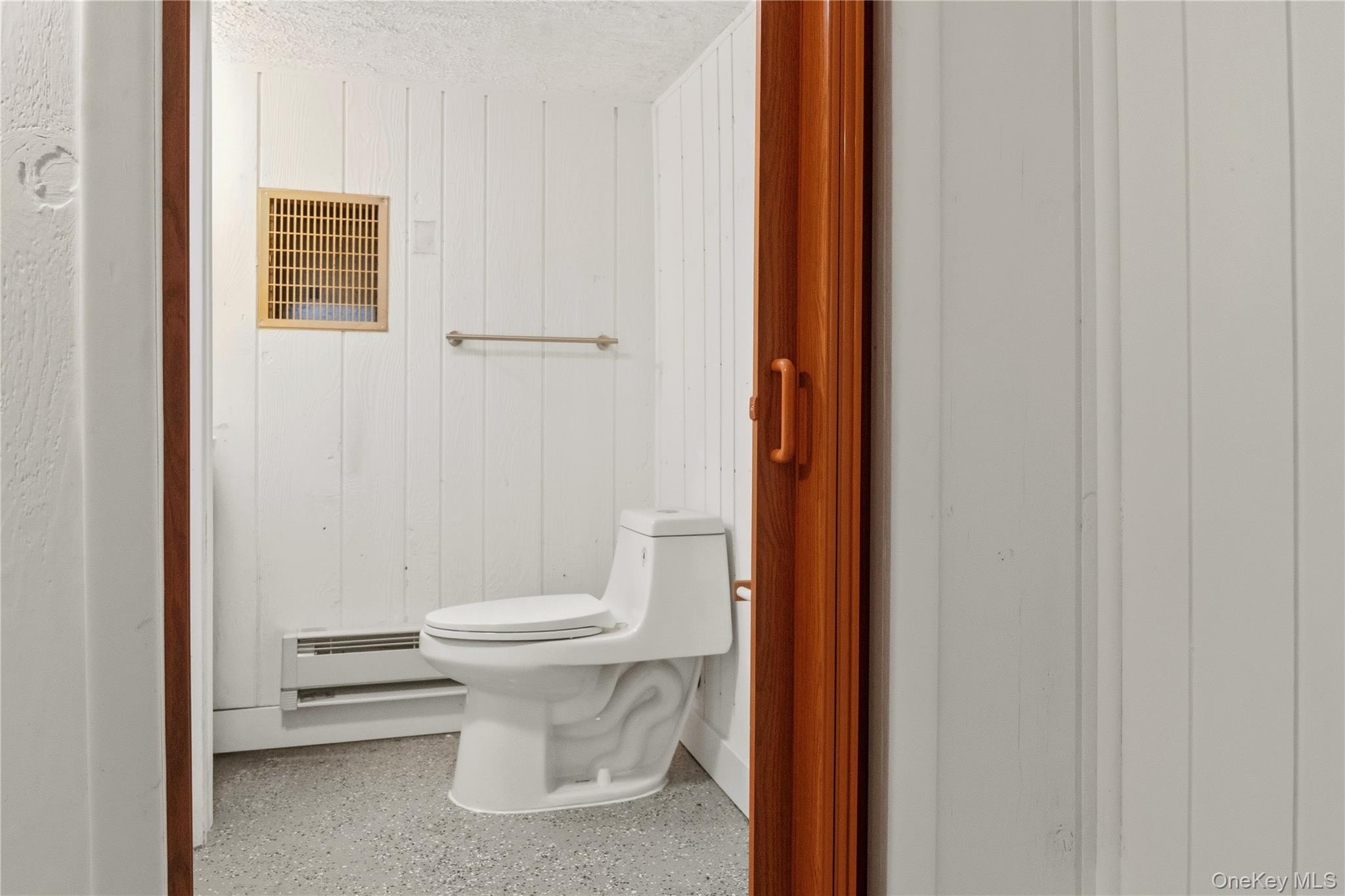 #12 photo, 378 Broadway 9W, Esopus , NY 12487