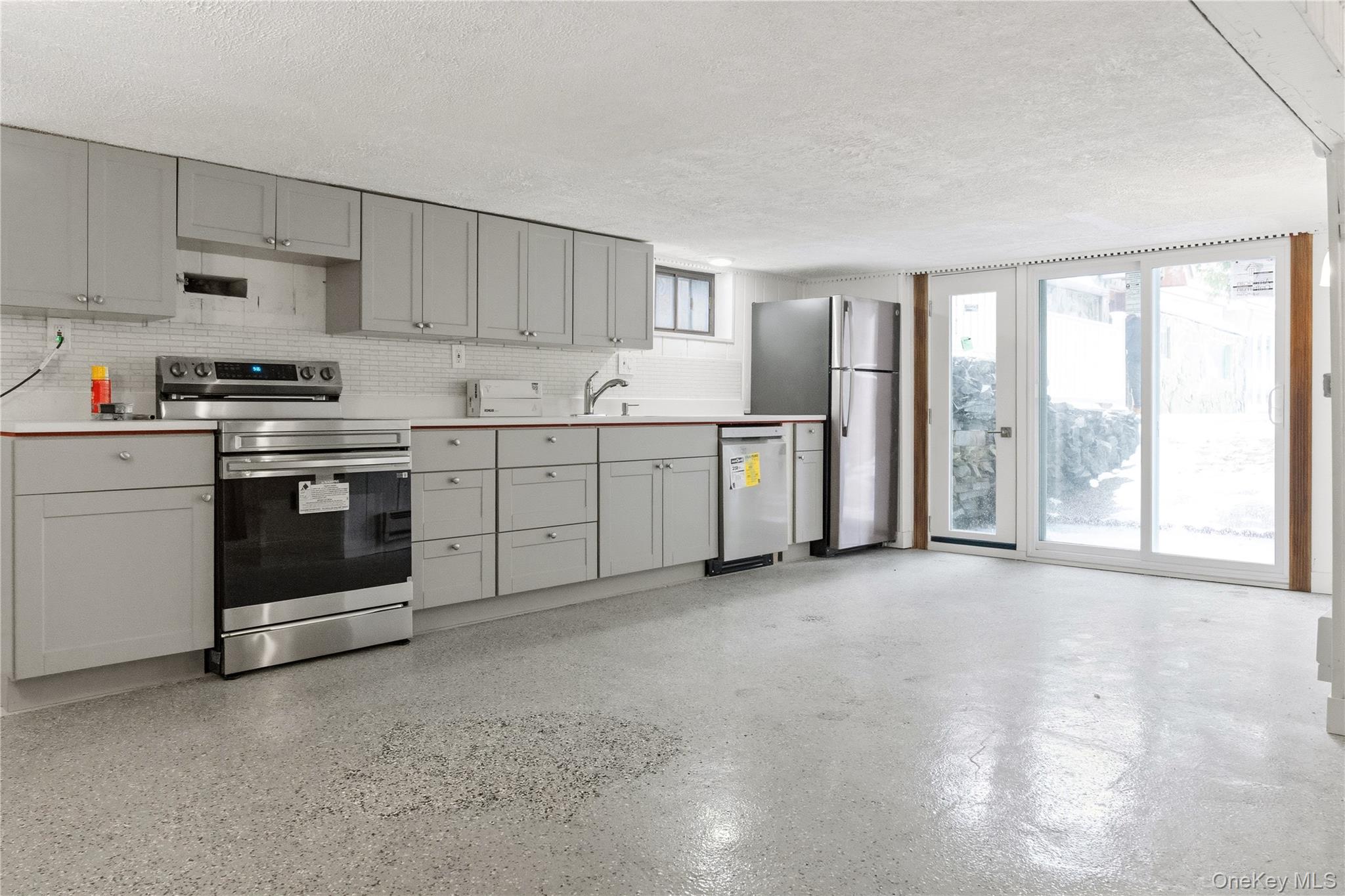 #3 photo, 378 Broadway 9W, Esopus , NY 12487