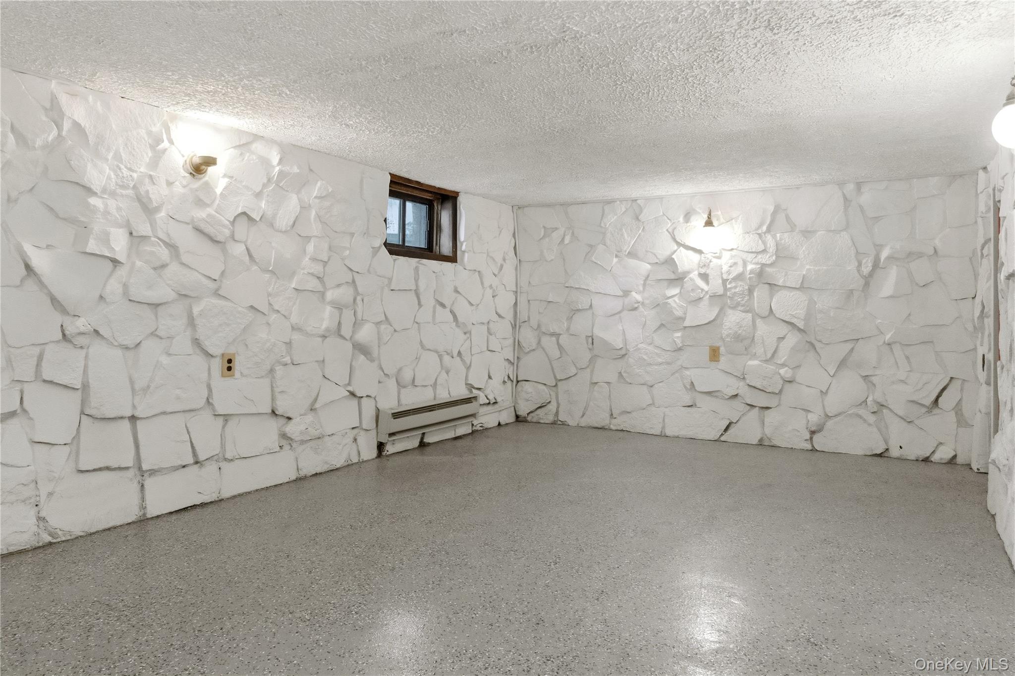 #6 photo, 378 Broadway 9W, Esopus , NY 12487