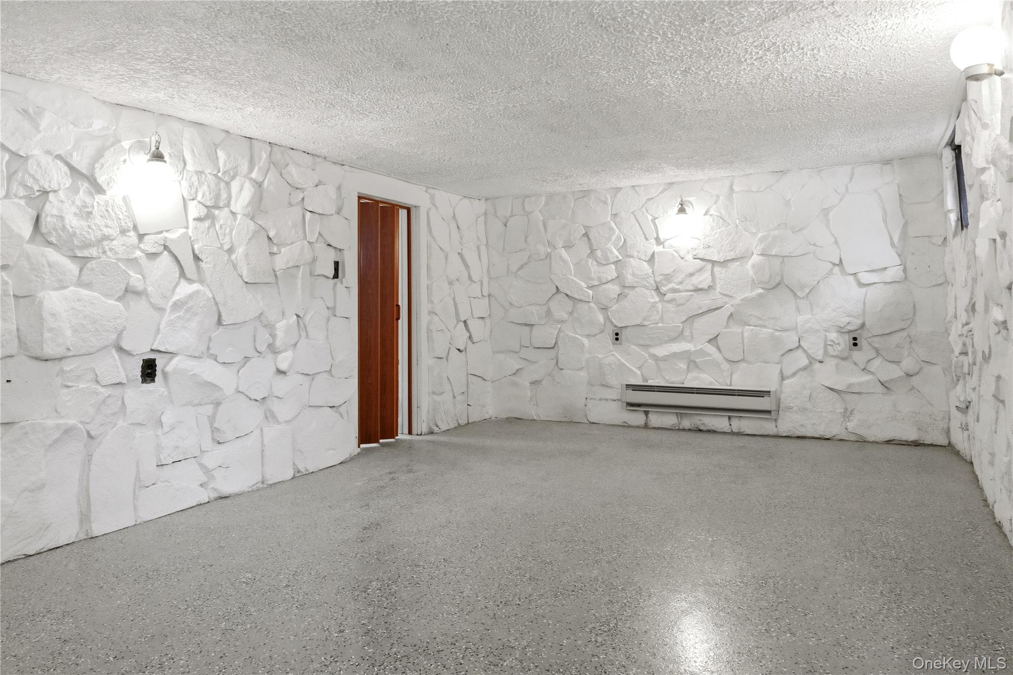 #9 photo, 378 Broadway 9W, Esopus , NY 12487