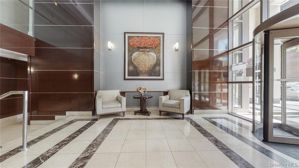 #16 photo, 64-05 Yellowstone Boulevard, קווינס Forest Hills , NY 11375