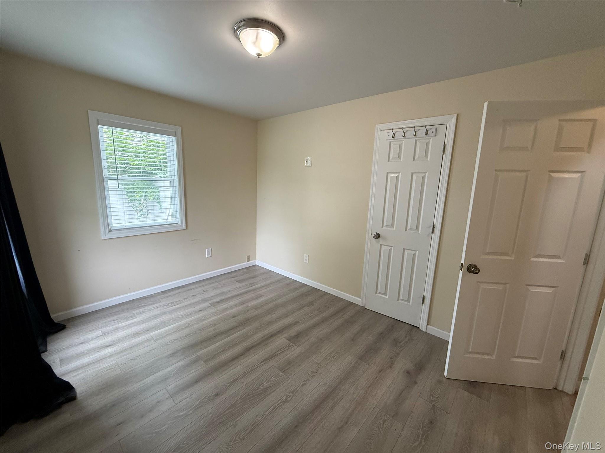 #14 photo, 803 Bayview Avenue, 롱 아일랜드 Amityville , NY 11701