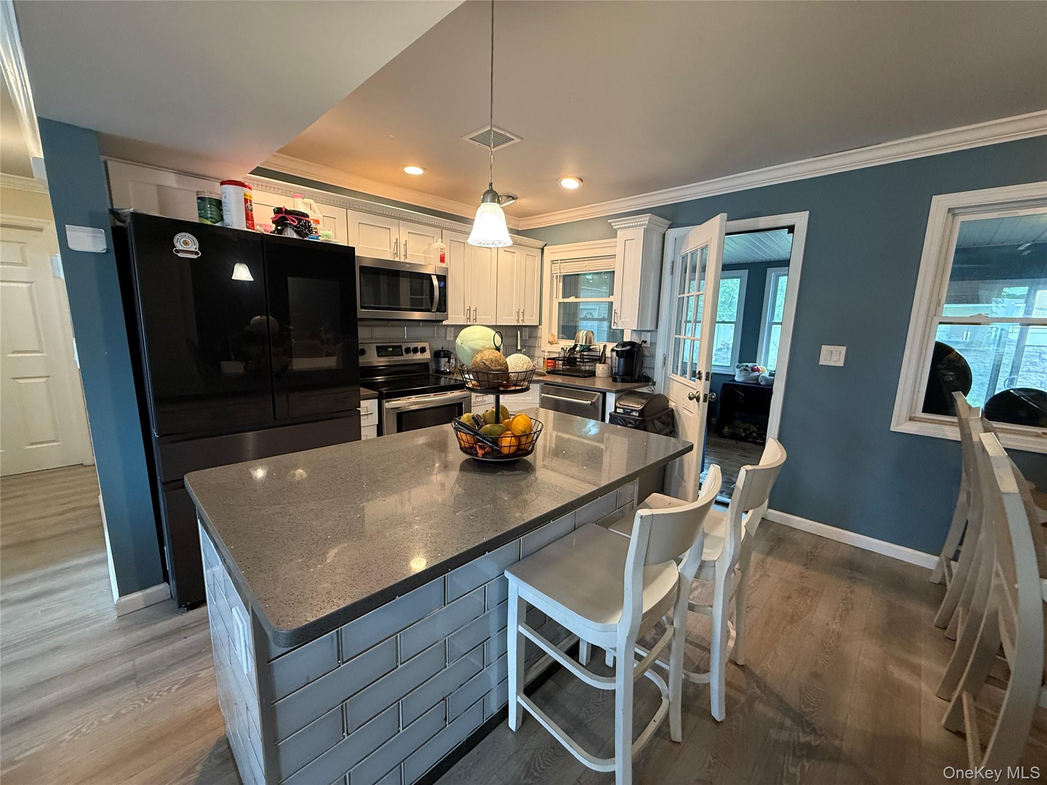 #7 photo, 803 Bayview Avenue, 롱 아일랜드 Amityville , NY 11701