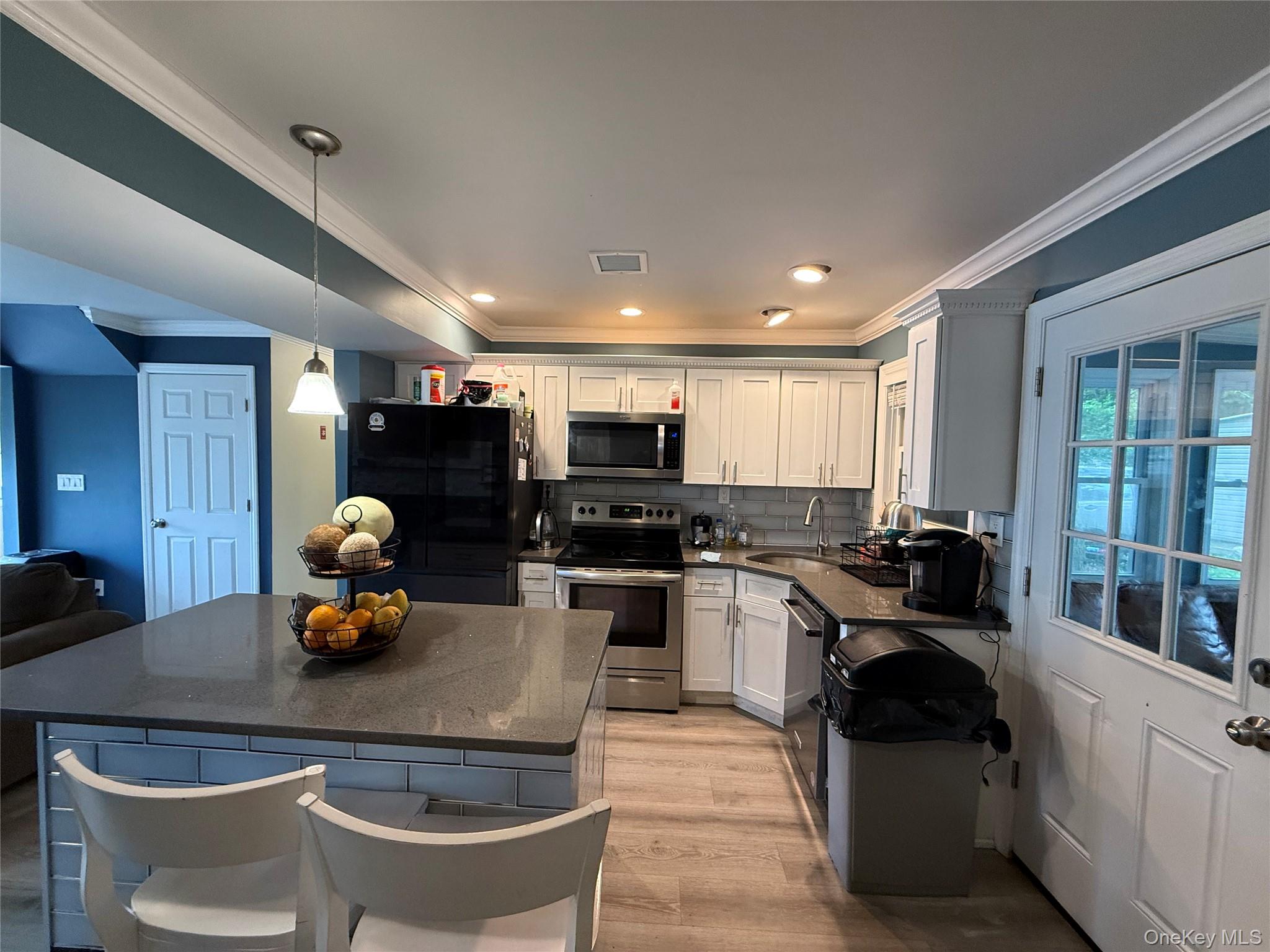 #9 photo, 803 Bayview Avenue, 롱 아일랜드 Amityville , NY 11701