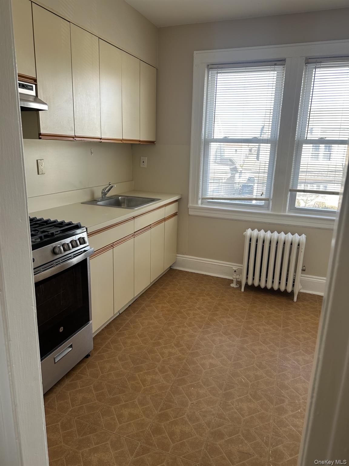 #3 photo, 7 Starks Place, ناسو Lynbrook , NY 11563