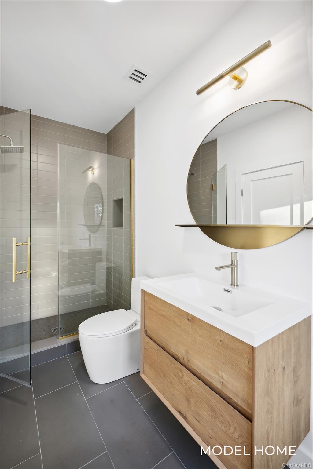 #12 photo, 89 N South Street, 東長島 Manorville , NY 11949