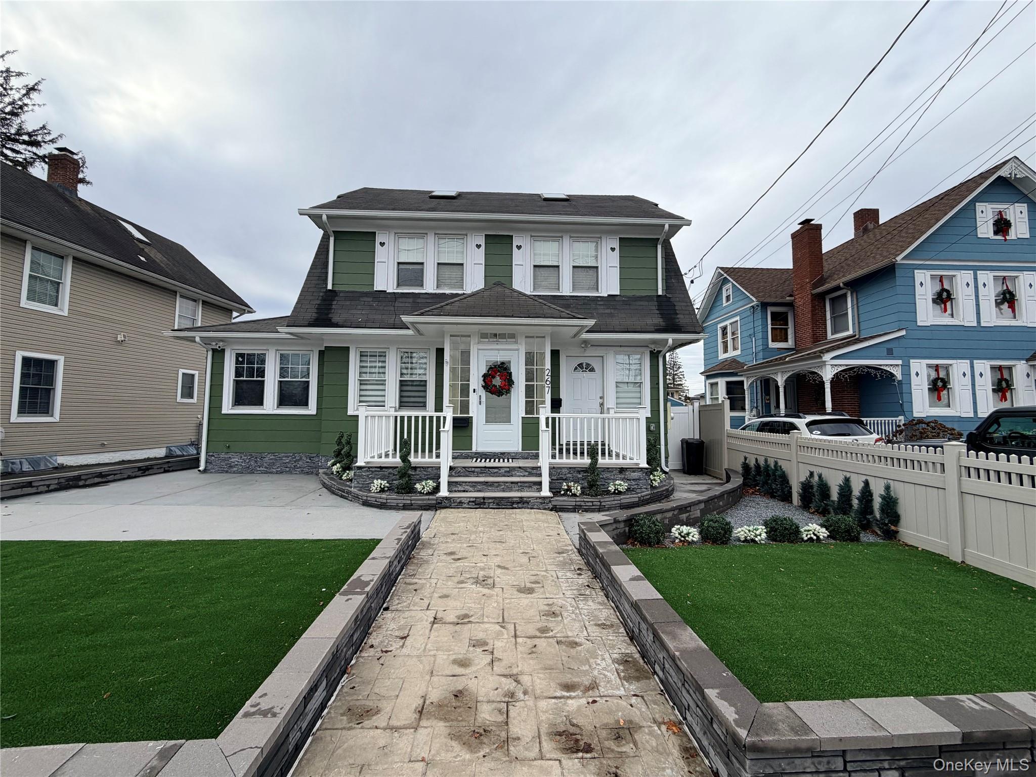 #1 photo, 267 N Wellwood Avenue, Lindenhurst , NY 11757