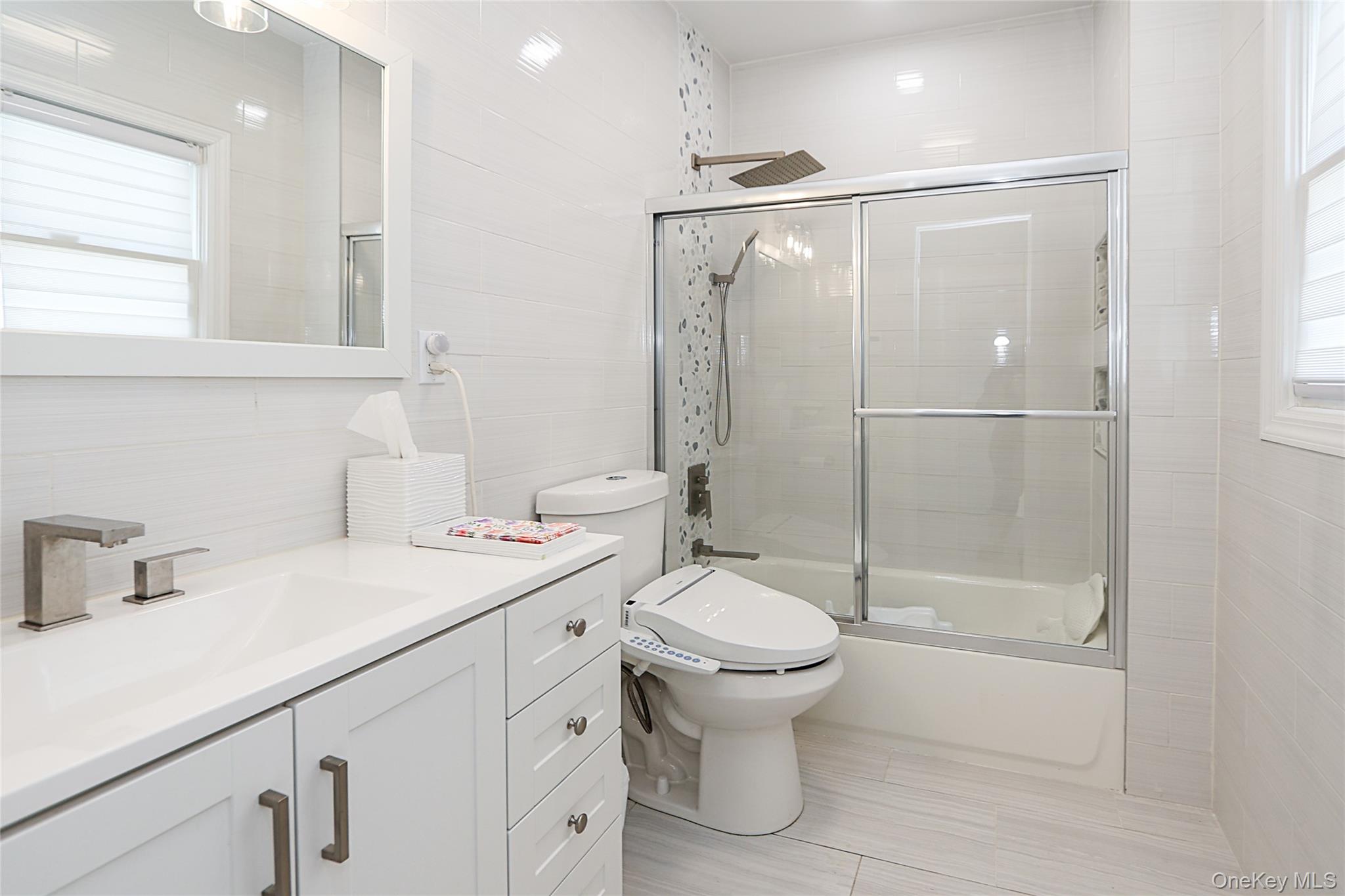 #17 photo, 267 N Wellwood Avenue, Lindenhurst , NY 11757