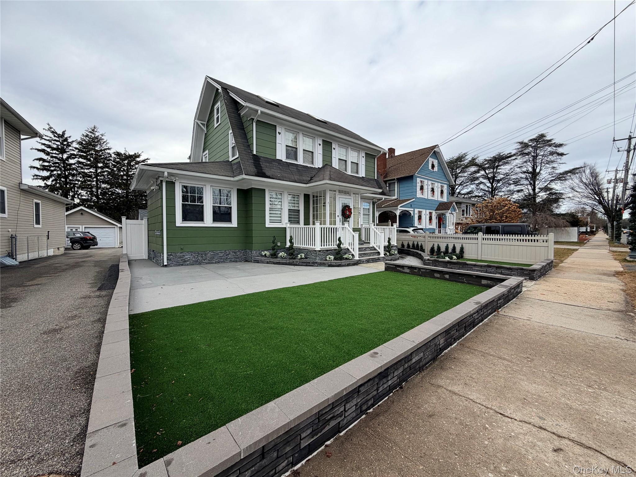 #2 photo, 267 N Wellwood Avenue, Lindenhurst , NY 11757