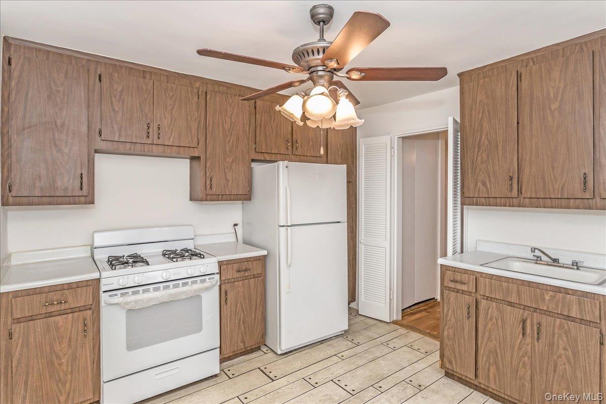 #15 photo, 212-30 23rd Avenue, קווינס Bayside , NY 11360