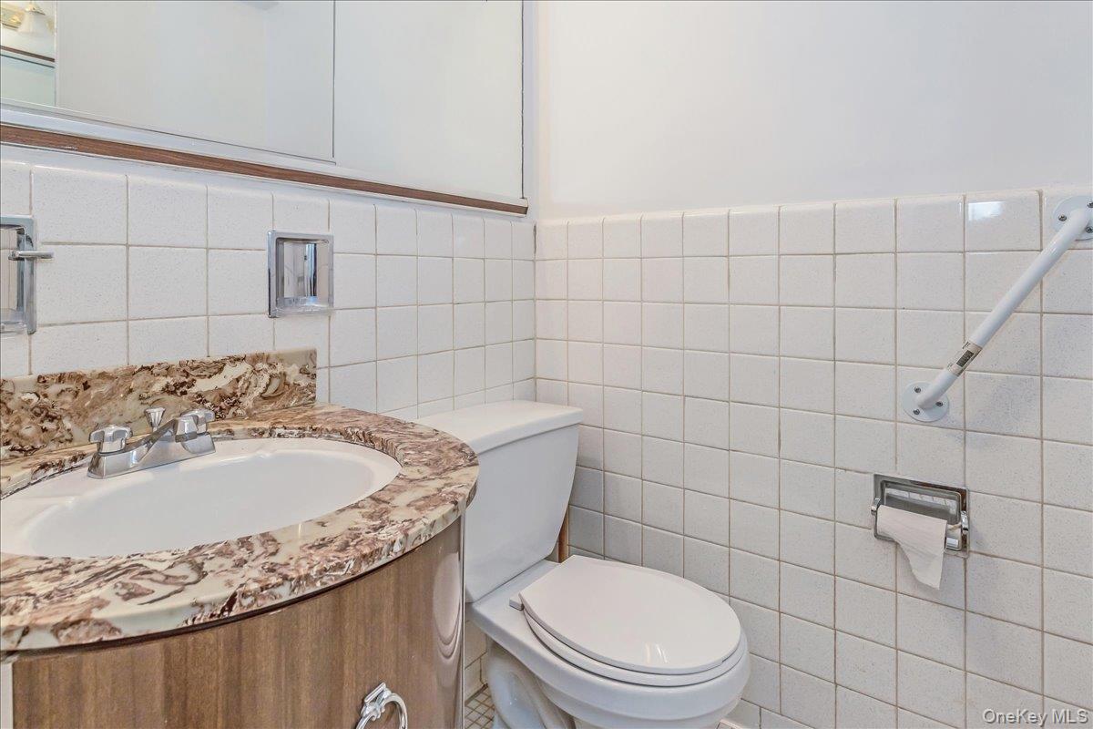 #16 photo, 212-30 23rd Avenue, קווינס Bayside , NY 11360