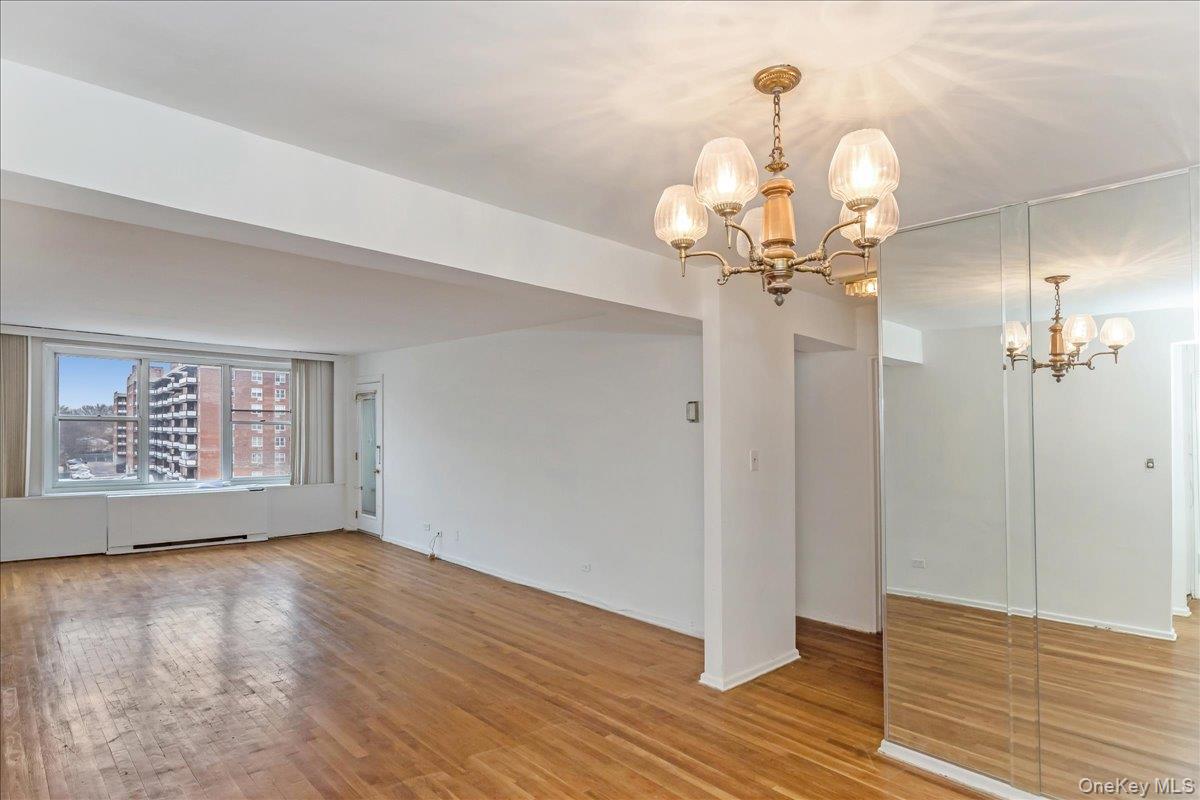 #3 photo, 212-30 23rd Avenue, קווינס Bayside , NY 11360